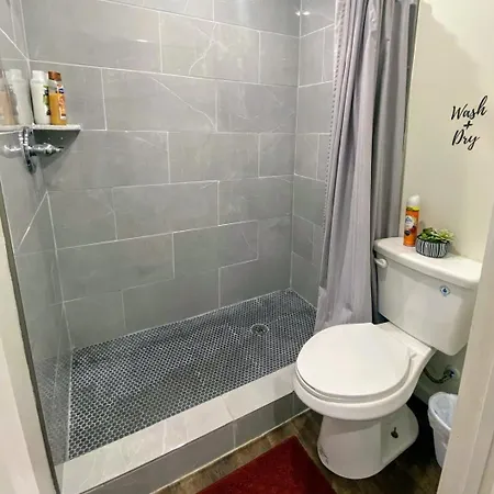 Bigfoot Hideout Hotel Winslow Room photo