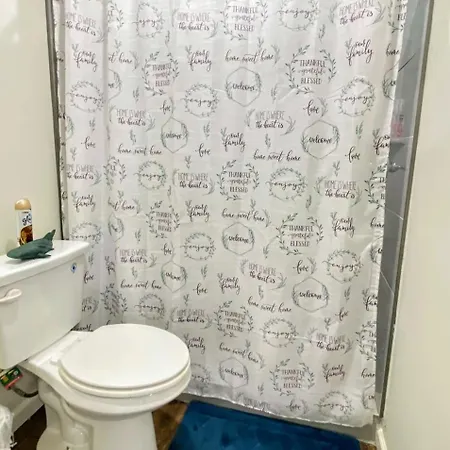 Bigfoot Hideout Hotel Winslow Room photo